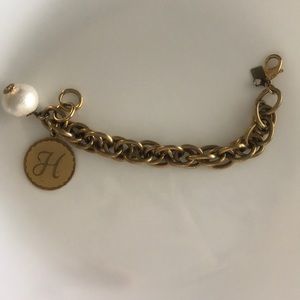 John wind gold plated H initial bracelet